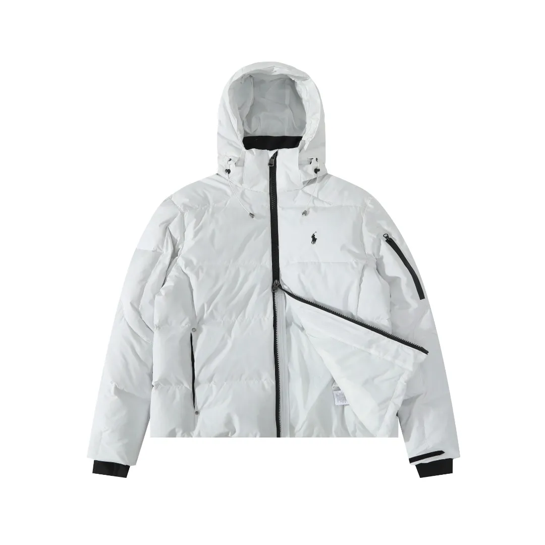 P680 #R58 Ralph Lauren/Ralph Lauren classic new down jacket jacket with detachable hood extra thick plush down jacket men's top "Thousands of stitches of electric embroidery, the logo is like a work of art" The imported Barudan embroidery machine is used to carve the classic polo logo with precision electric embroidery technology. Each letter is full and three-dimensional, with clear details, making it the "most expensive embroidered logo" on the down jacket, highlighting its extraordinary status. "75% national standard high-quality white duck down, light and heat-locking" is filled with 75% high-quality white duck down, which is light and pressure-free, but has excellent warmth retention. After compression, it can quickly rebound and become fluffy, say goodbye to bloat, embrace unburdened warmth, and face the cold winter without timidity. "Technical fabrics that protect against cold and wind and rain" · Long-lasting fluffy and non-stiffening, consistent thermal performance · 400T high-density gallbladder + pinhole retraction technology, completely say goodbye to velvet · Windproof and waterproof matte fabric with adjustable hem, easy to deal with bad weather "Five colors come together to interpret diverse styles" · White: pure first snow, fresh and versatile · Black: classic without limits, calm and atmospheric · Navy blue: low-key and elegant, suitable for both business and leisure · Sky blue: bright and healing, brightening up dull winter days · Khaki: retro and gentle, the first choice for urban wanderers "The details are authentic, the texture is everywhere" The original electroplated YK zipper is smooth and durable, the detachable hood can be worn multiple times, and the original hangtag and washable label ensure authentic quality. The same design for men and women makes it easy to control whether it is used as a couple's outfit or to create personal style, making it an indispensable fashion equipment this winter.  Color: Black, Navy, Khaki, White, Sky Blue Size: S M L